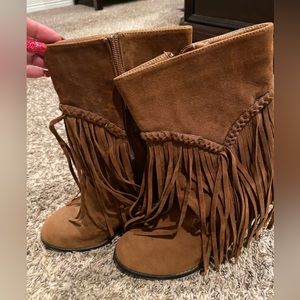 Camel Adriana New York boots with fringe, size 7